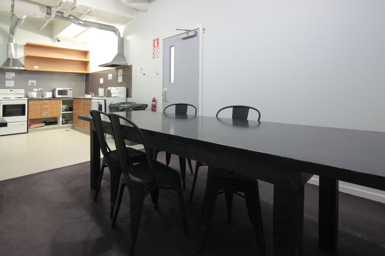 Laneway Backpackers Hostel Wellington Exterior photo
